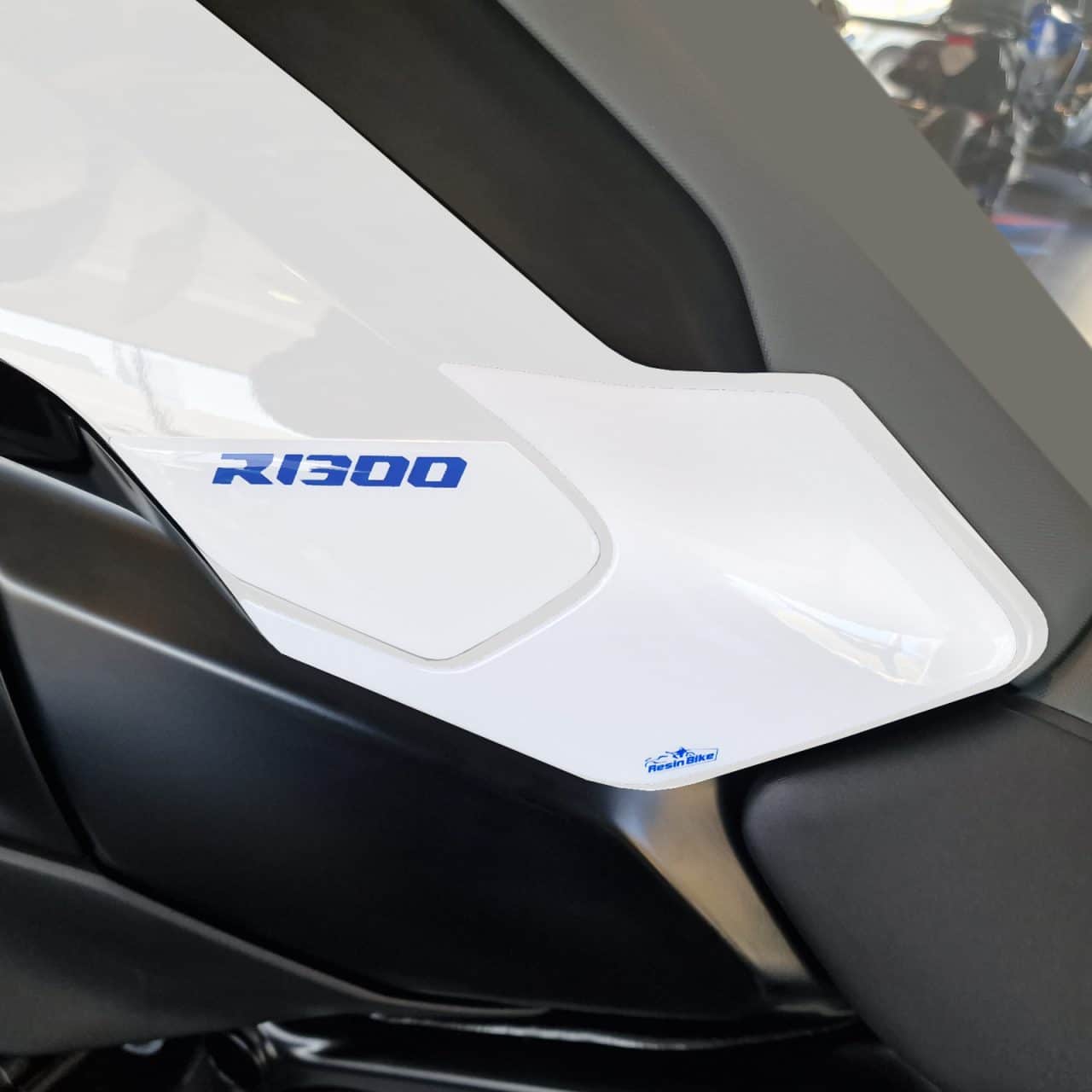 Adesivi 3D compatibili con Bmw R 1300 GS Light White 2024 Laterali Serbatoio