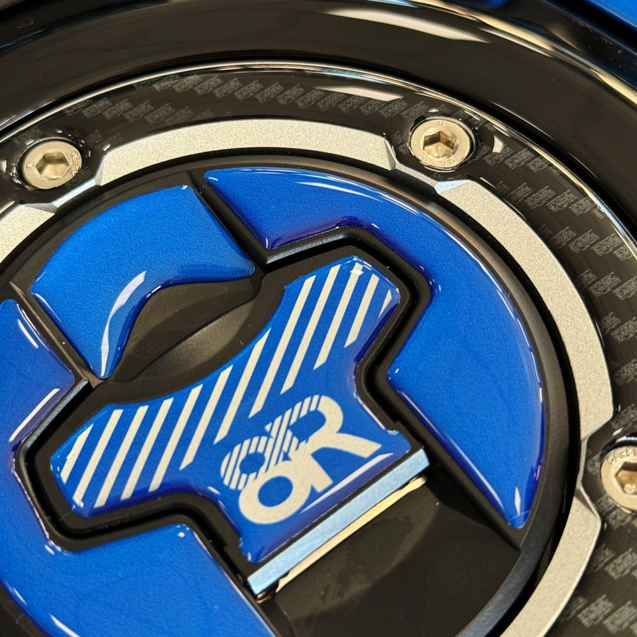 Motorcycle Stickers 3D compatible with Suzuki GSX 8R 2024 Blue Tank Cap - Image 5