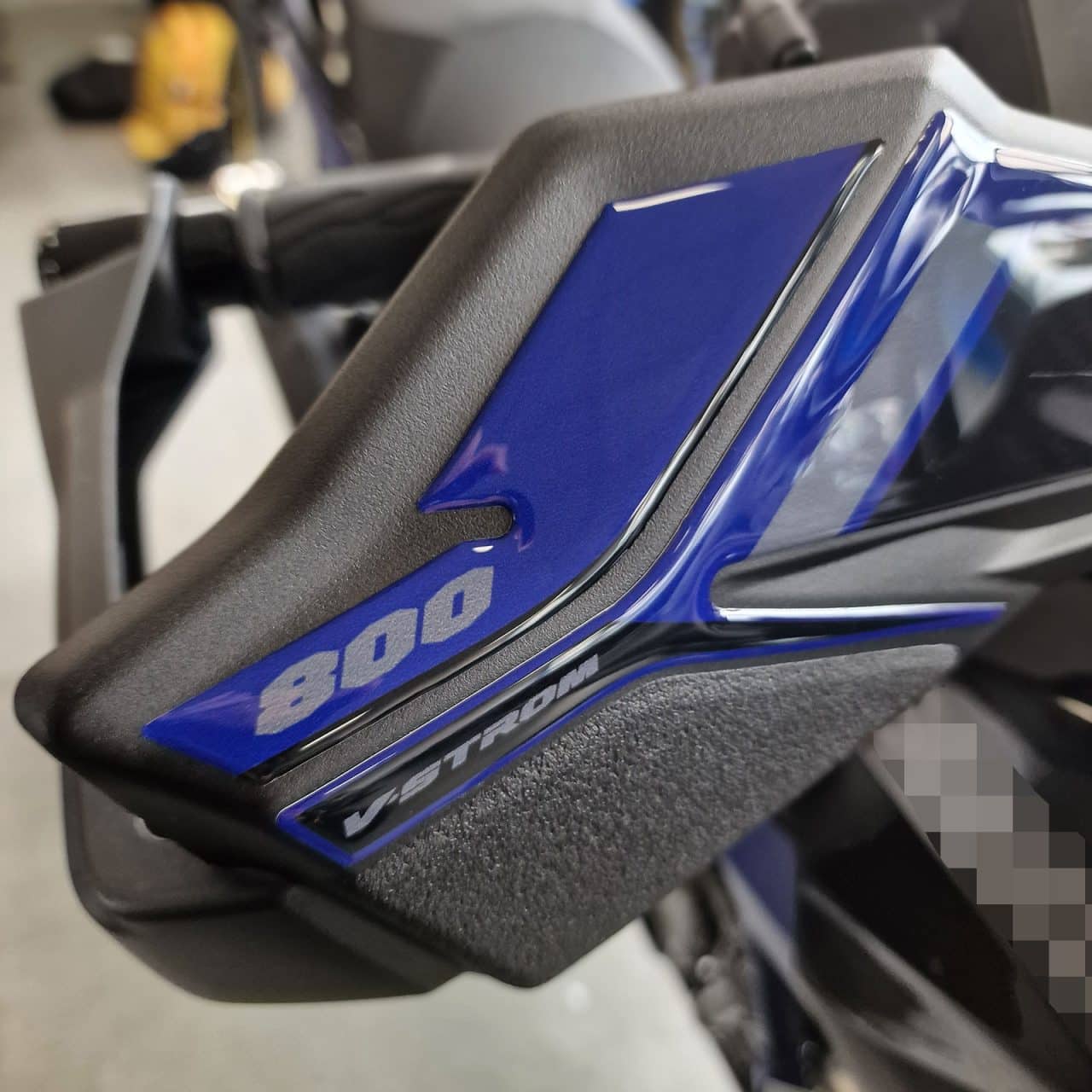 Adhesivos 3D compatibles con Suzuki V-Strom 800 DE 2023-2024 Negro Paramanos - Imagen 5