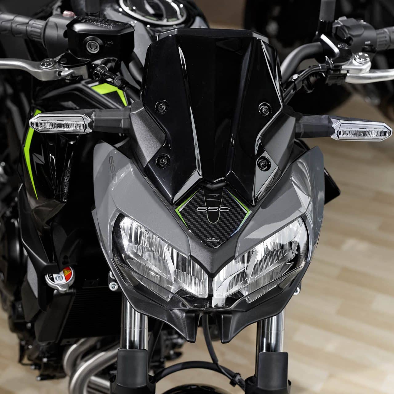 Adesivi 3D compatibili con Kawasaki Z 650 2024 Nera Protezione Cupolino