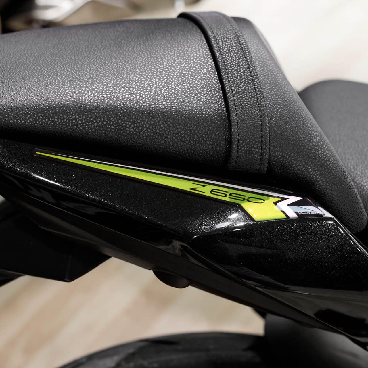 Adesivi 3D compatibili con Kawasaki Z 650 Nera 2024 Protezione Codino