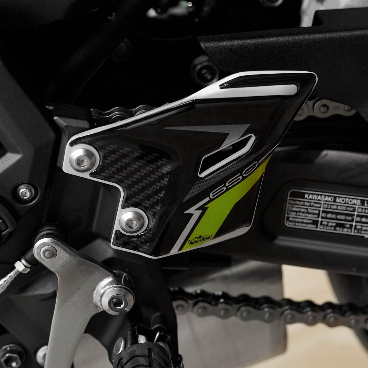 Adesivi 3D compatibili con Kawasaki Z 650 2024 Nera Protezione Battitacco