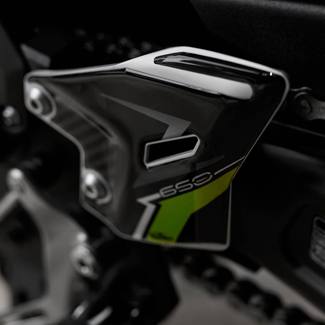 Autocollant Moto 3D compatibles avec Kawasaki Z 650 2024 Noir  Seuils de Porte – Image 4