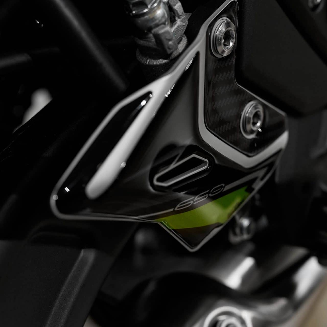 Autocollant Moto 3D compatibles avec Kawasaki Z 650 2024 Noir  Seuils de Porte – Image 6