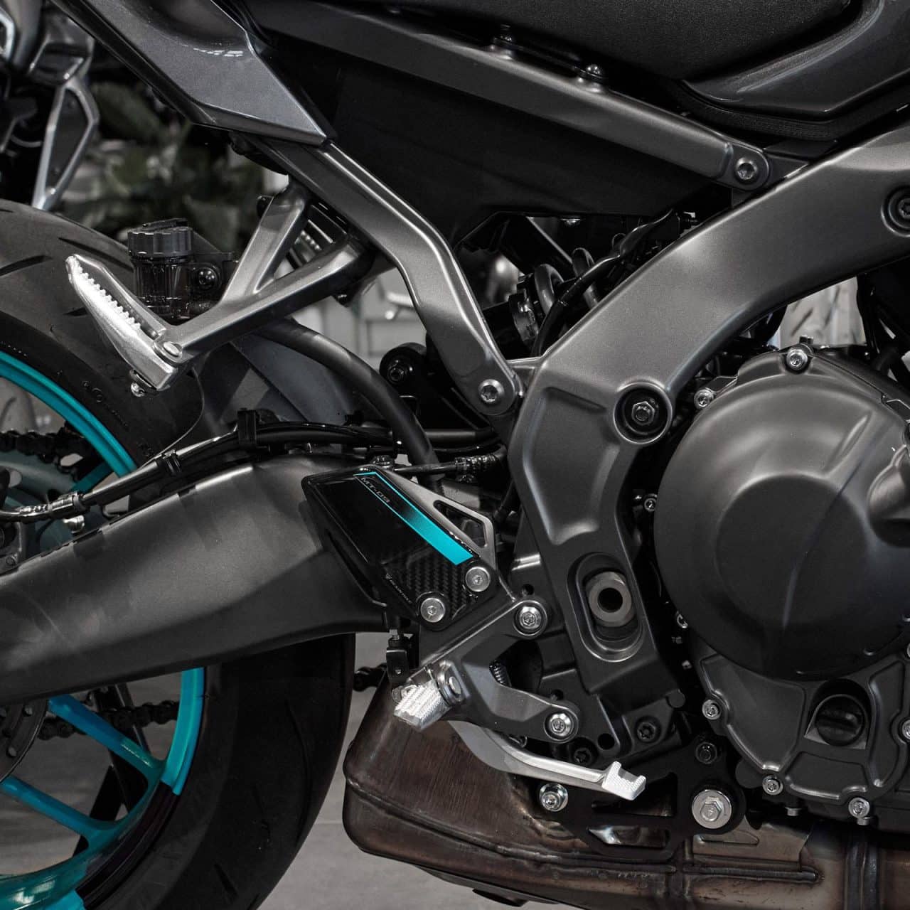 Adhesivos 3D de Moto compatibles con Yamaha MT-09 2024 Cyan Protector de Talón