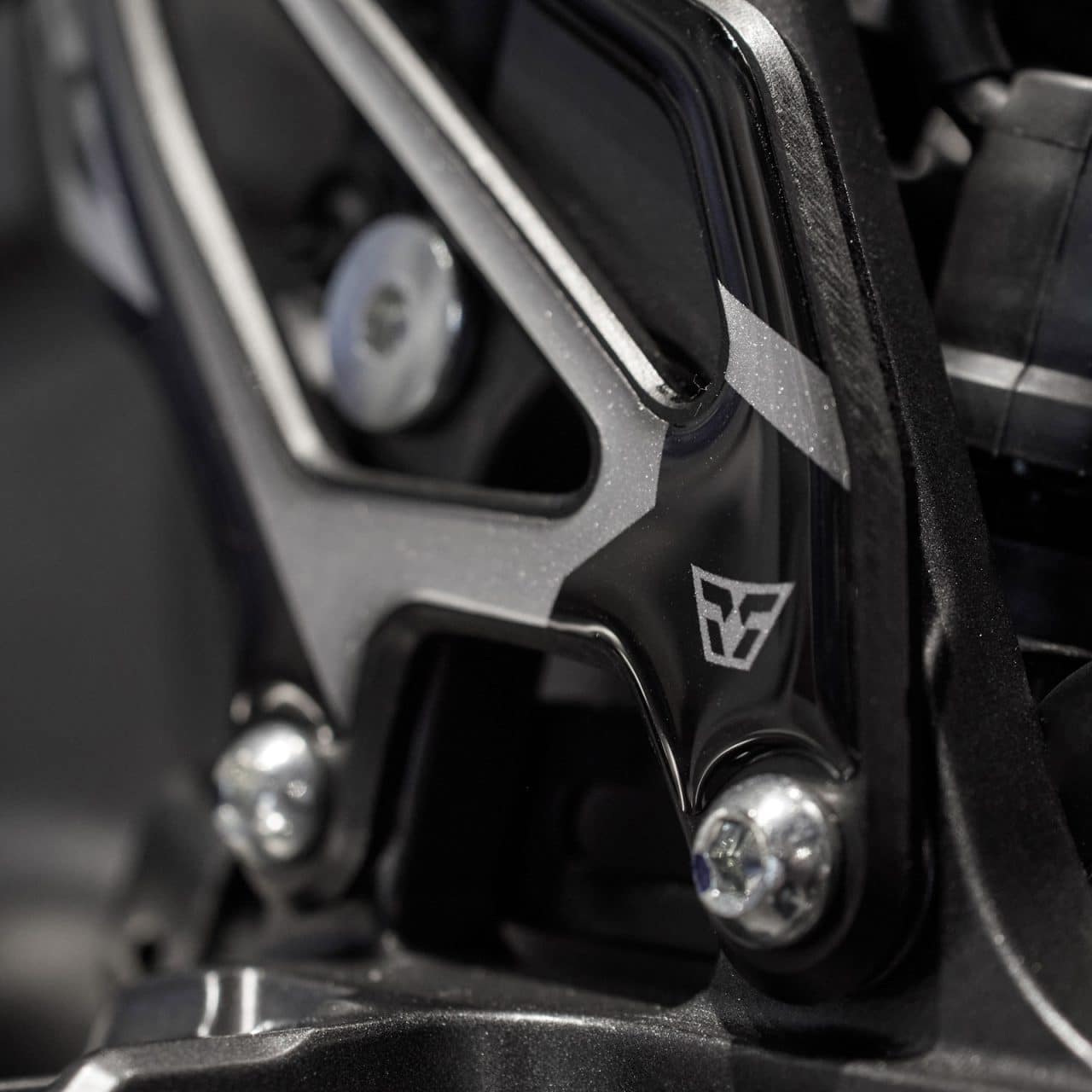 Adhesivos 3D de Moto compatibles con Yamaha R7 2021-2024 Black Protector Talon - Imagen 6