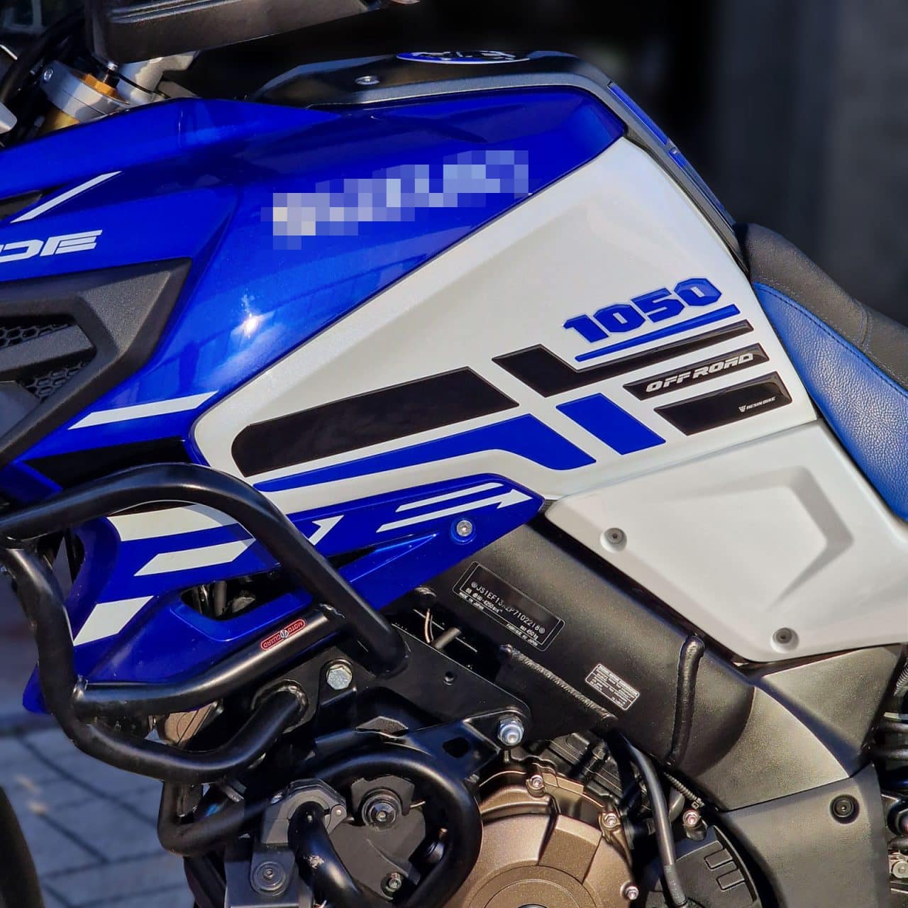 Autocollant 3D compatibles avec Suzuki V-Strom 1050 DE 2024 Bleu Latérales