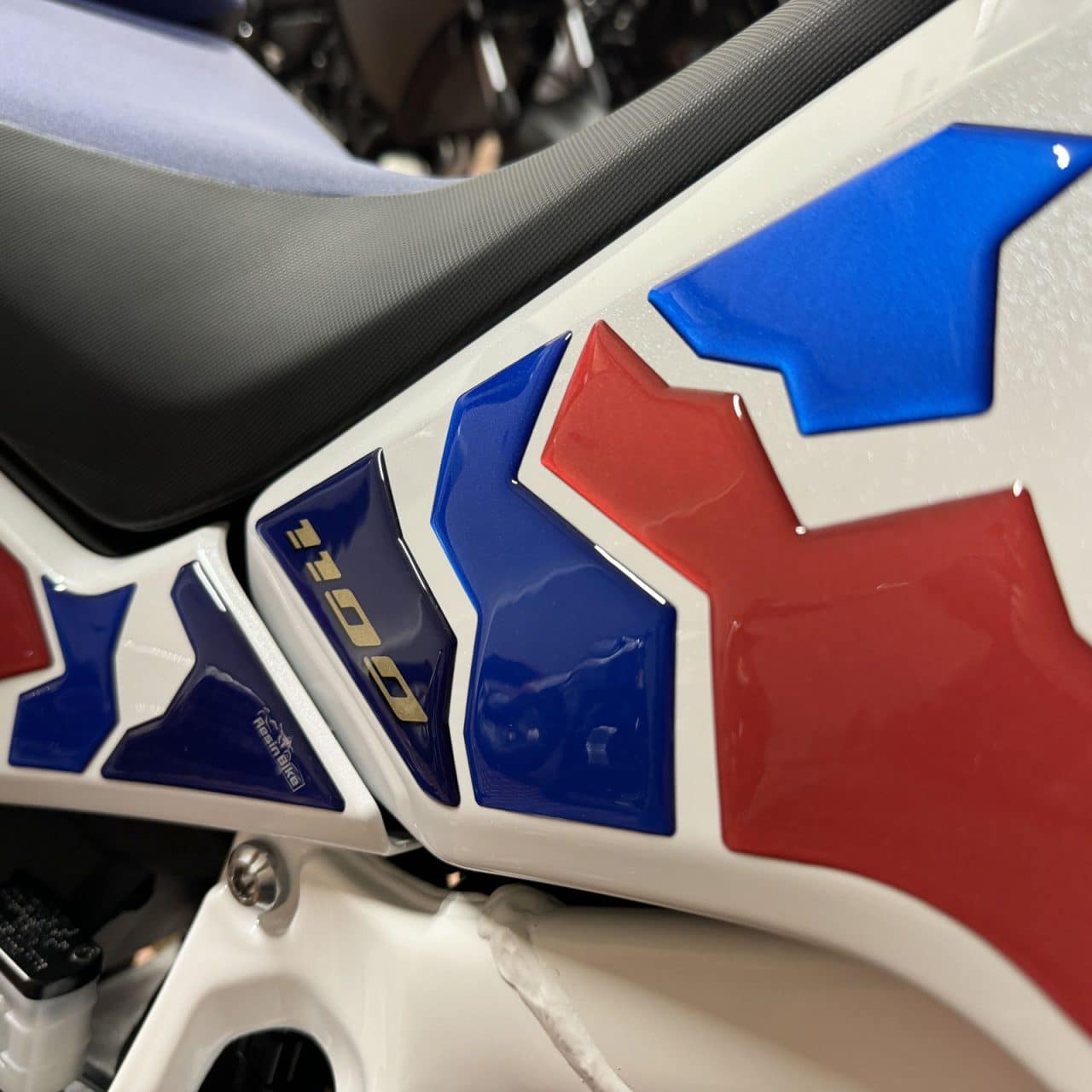 Adhesivos de Moto compatibles con Honda Africa Twin 1100 Adventure 2024 Deposito - Imagen 4