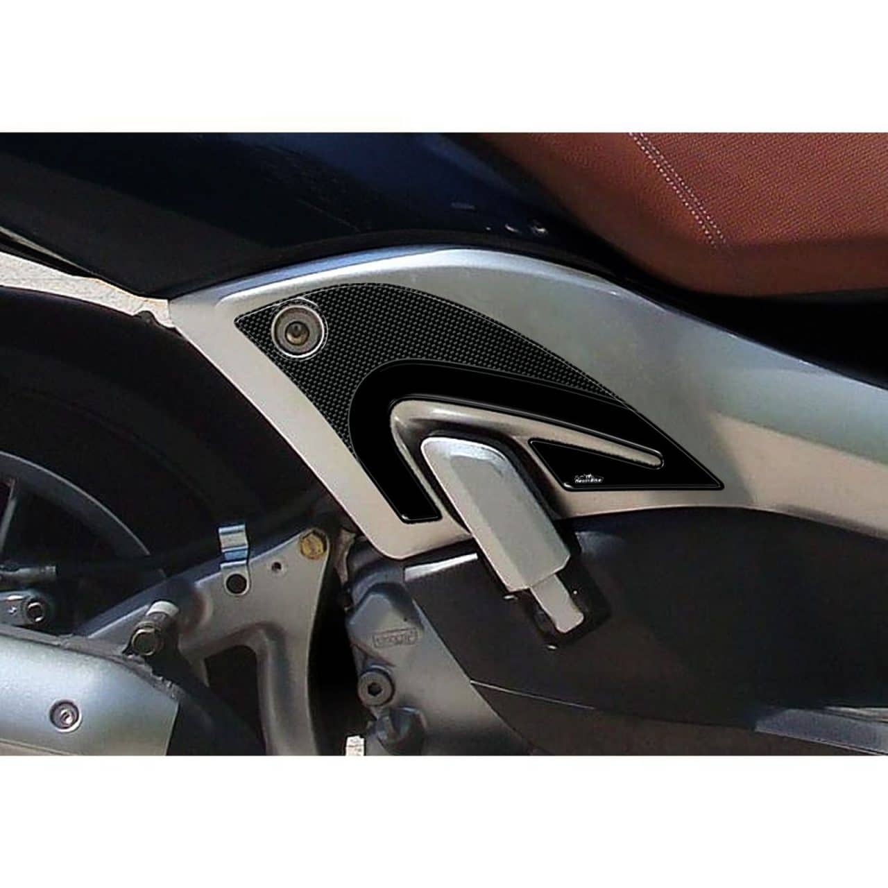 Scooter Stickers 3D compatible with Yamaha Xcity Side Footboard Carbon - Image 2