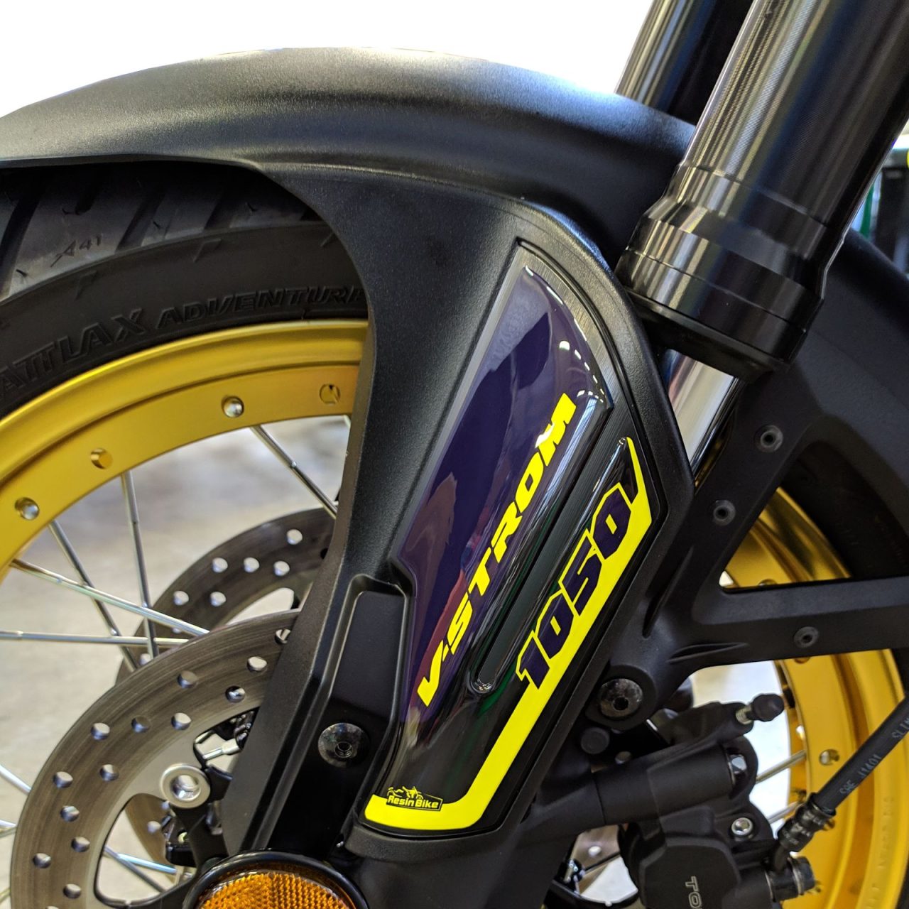 Stickers 3D compatible with Suzuki V-strom 1050 XT 2020-2023 Yellow Side Plates