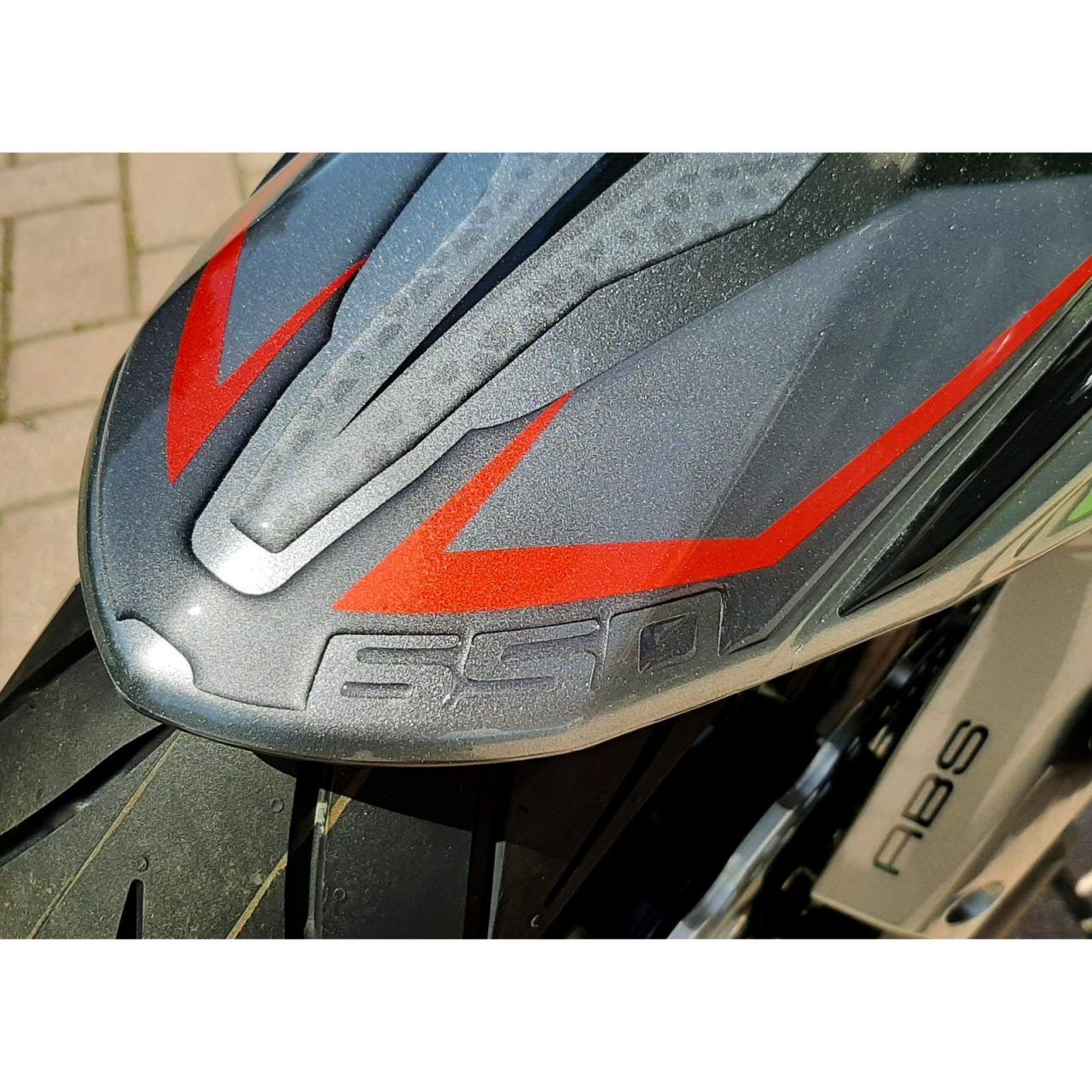 Adesivi 3D compatibili con Kawasaki Versys 650 2017-2021 Parafango Rosso - immagine 4