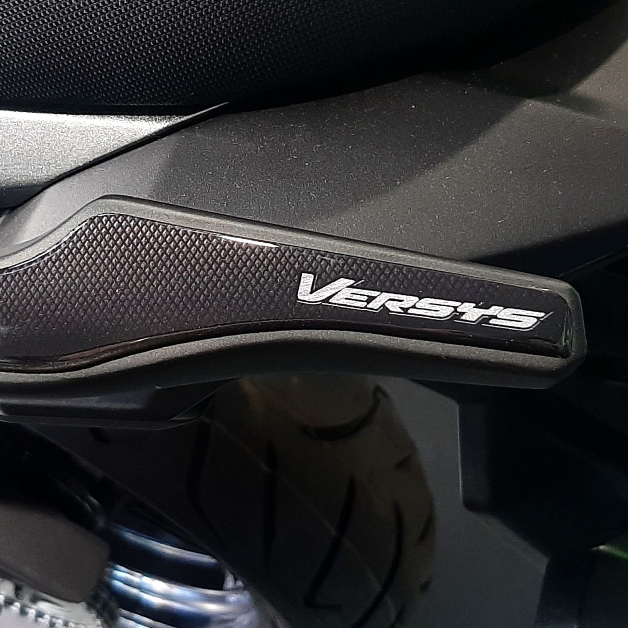 Stickers 3D compatible with Kawasaki Versys 650 2017-2021 Handles Red - Image 5