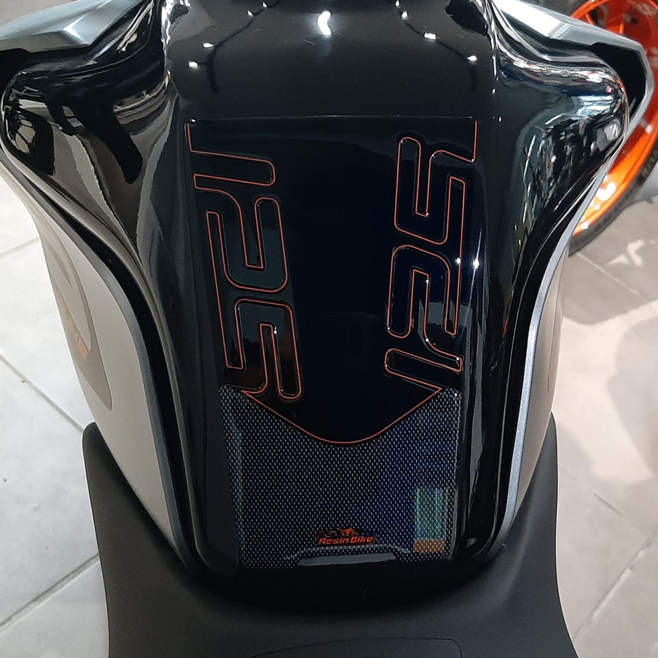 Autocollant Moto 3D compatibles avec KTM 125 Duke 2021 Réservoir