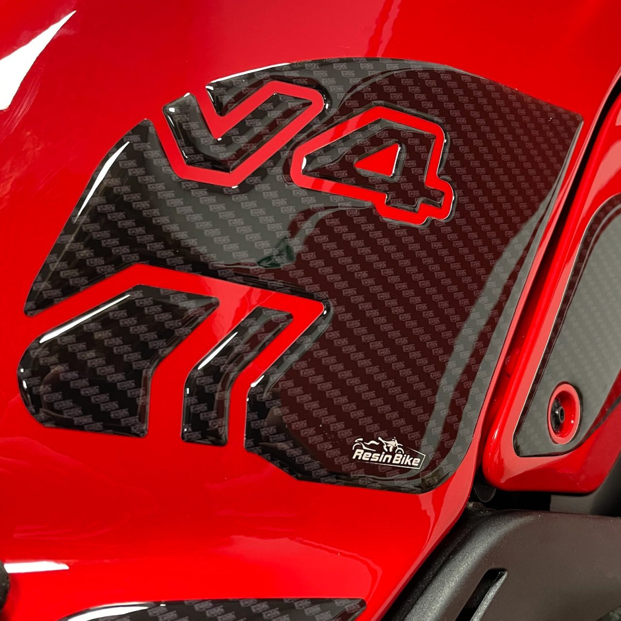 Adesivi 3D compatibili con Ducati Panigale V4-V4s 2022-2023 Laterali Serbatoio - immagine 4