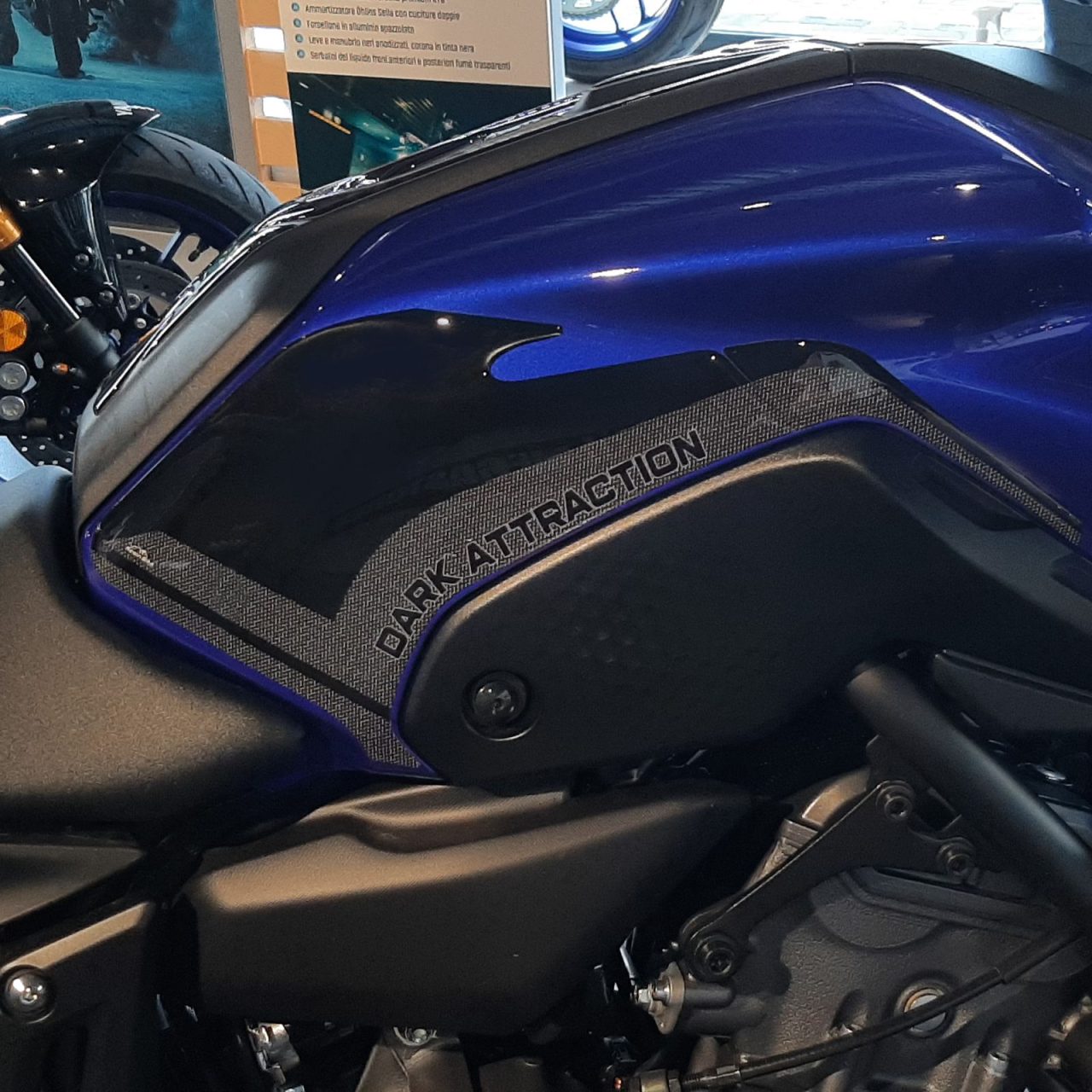 Adesivi 3D compatibili con Yamaha Mt-07 2021-2024 Protezioni Laterali Serbatoio - immagine 5