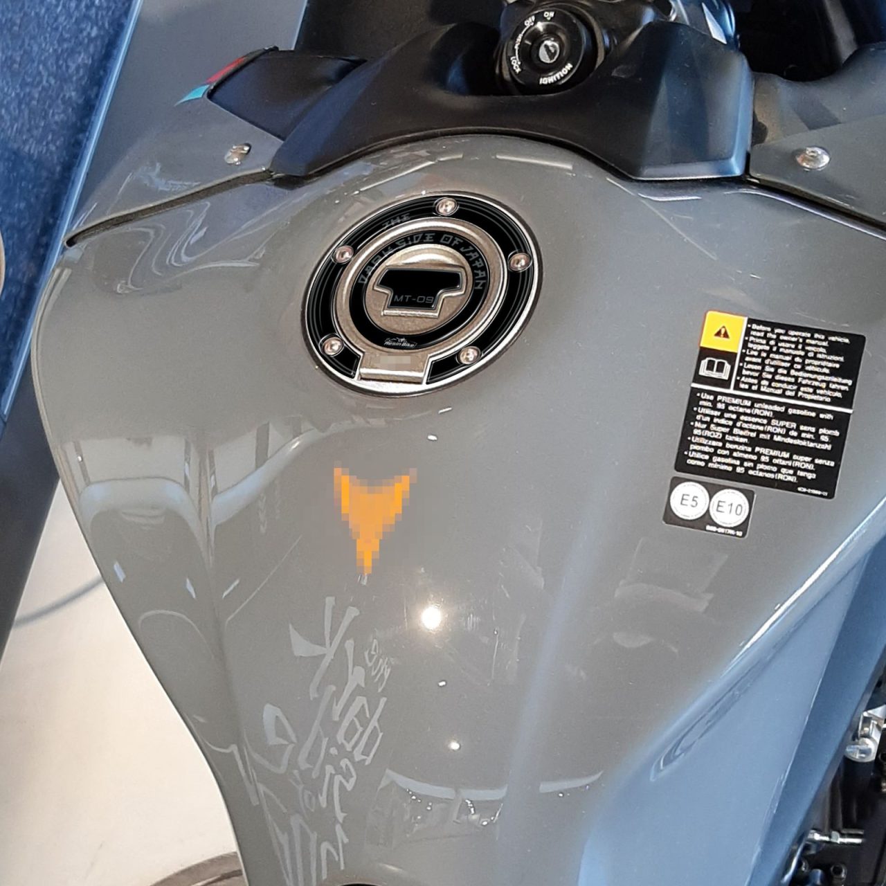 Adesivi 3D compatibili con Yamaha MT09 2021-2023 Protezioni Tappo Serbatoio - immagine 5