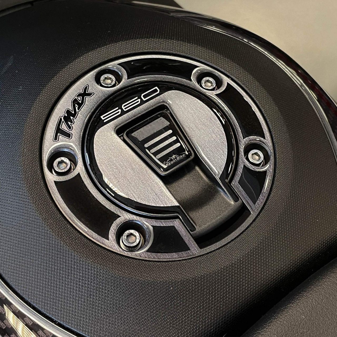 Autocollant 3D compatibles avec Yamaha T-MAX 560 2022 Bouchon de Réservoir