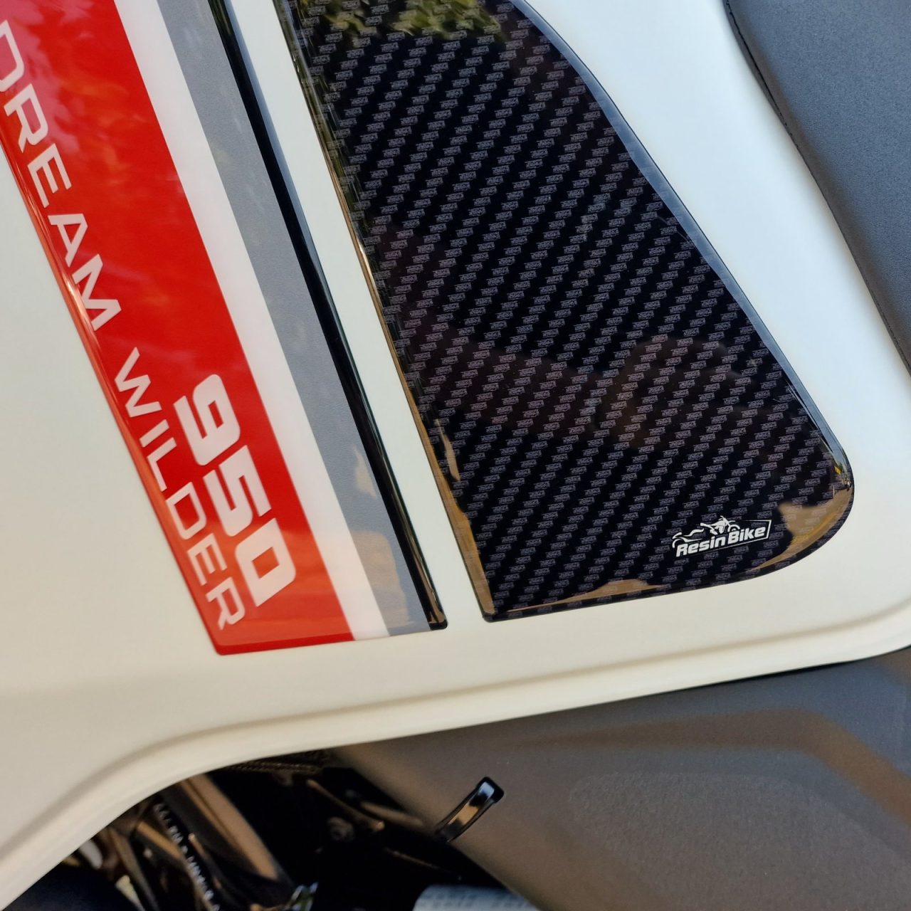 Aufkleber für Motorrad Kompatibel mit Ducati DesertX 2022 Tank Side – Bild 4