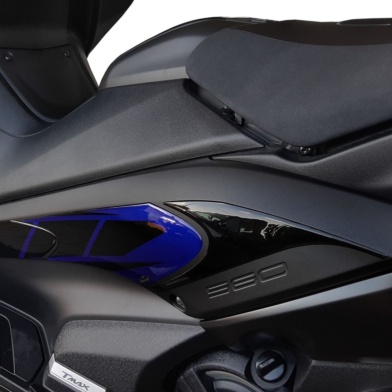 Adesivi 3D compatibili con Yamaha T-MAX 560 2020 Protezioni Lati Serbatoio Blu - immagine 4