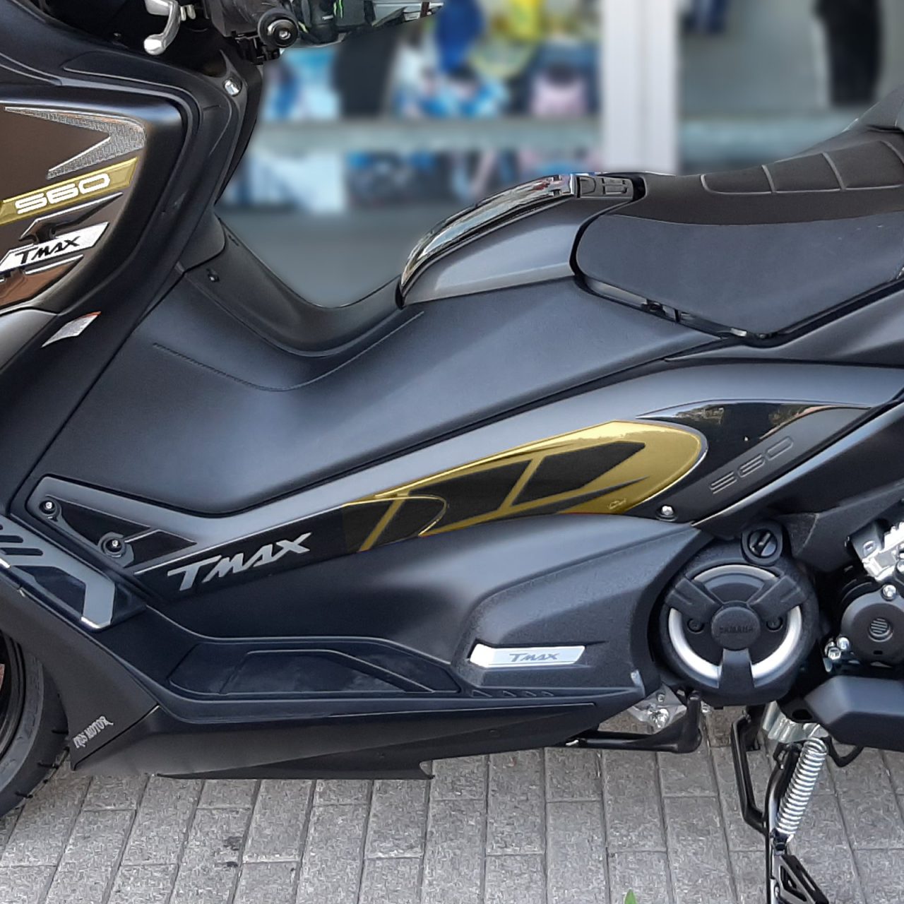 Adesivi 3D compatibili con Yamaha T-MAX 560 2020 Protezioni Lati Serbatoio Oro