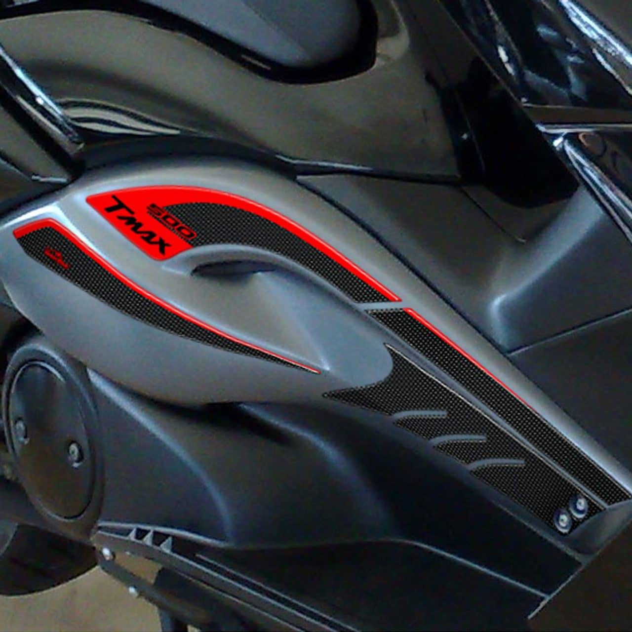 Adesivi 3D compatibili con Yamaha TMAX 2008-2011 Laterali Pedana Rosso