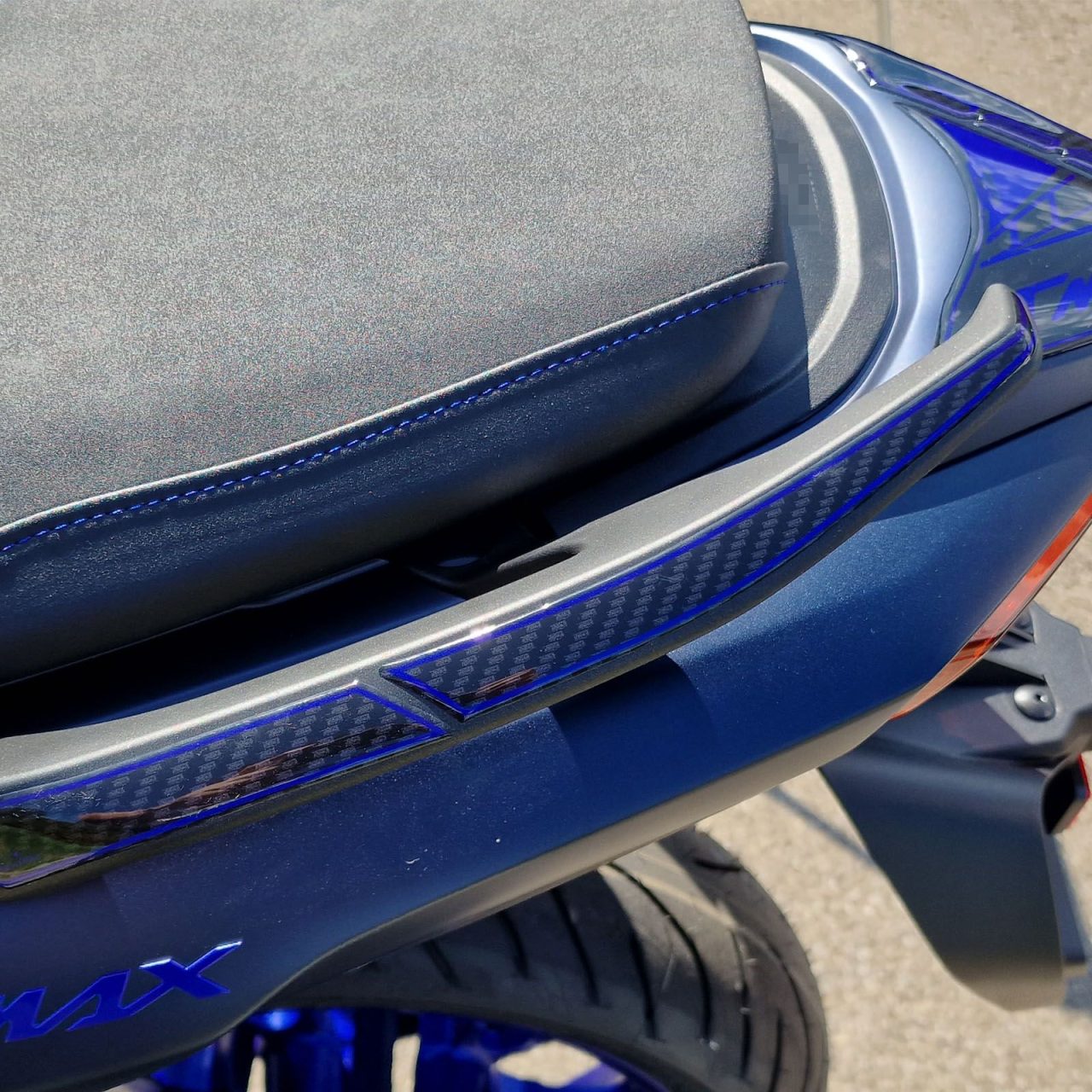 Aufkleber 3D Scooter Kompatibel mit Yamaha T-MAX 560 2022 Beifahrergriffe Blau – Bild 4