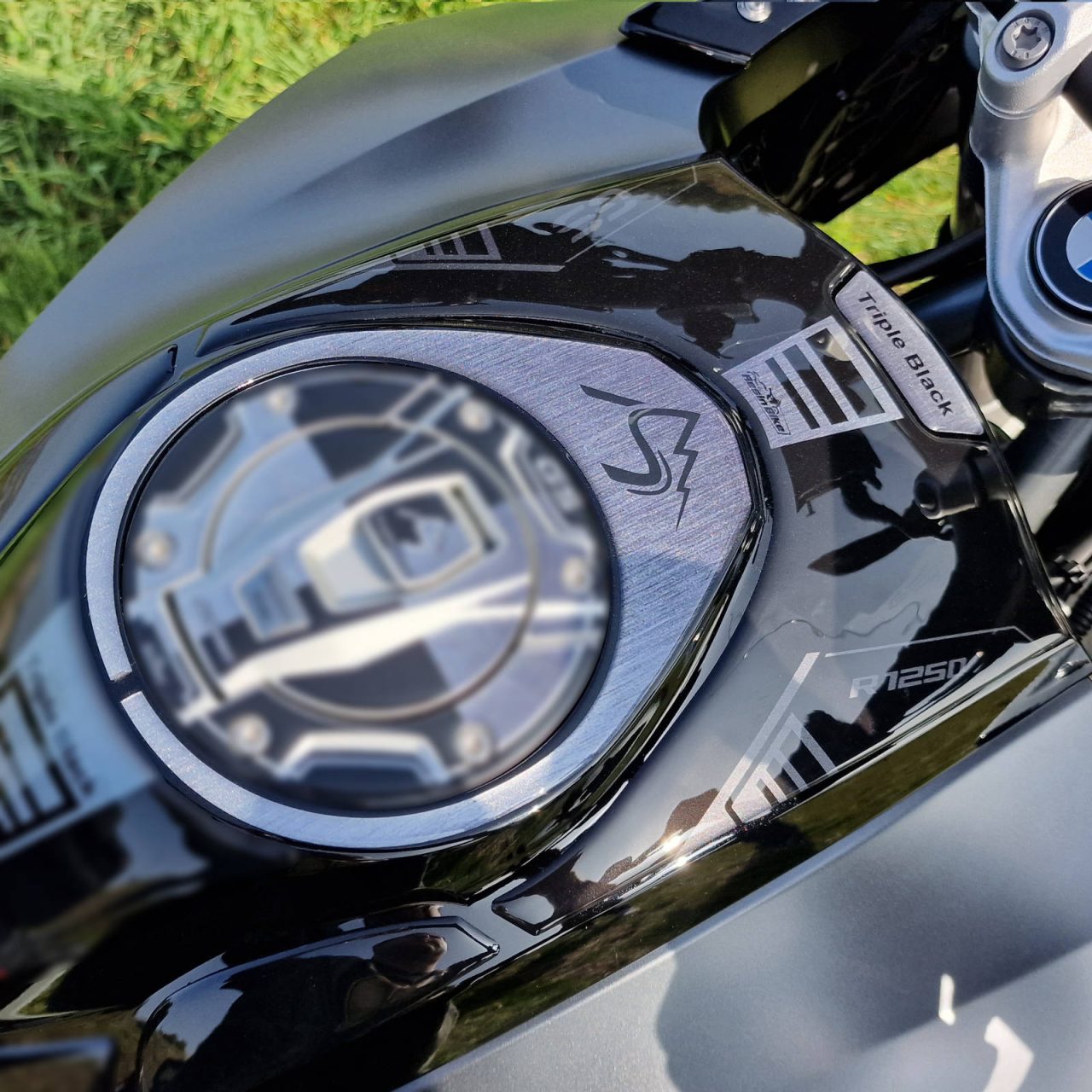 Stickers 3D compatible with BMW R 1250 GS Triple Black 2021-2023 Tank Krown