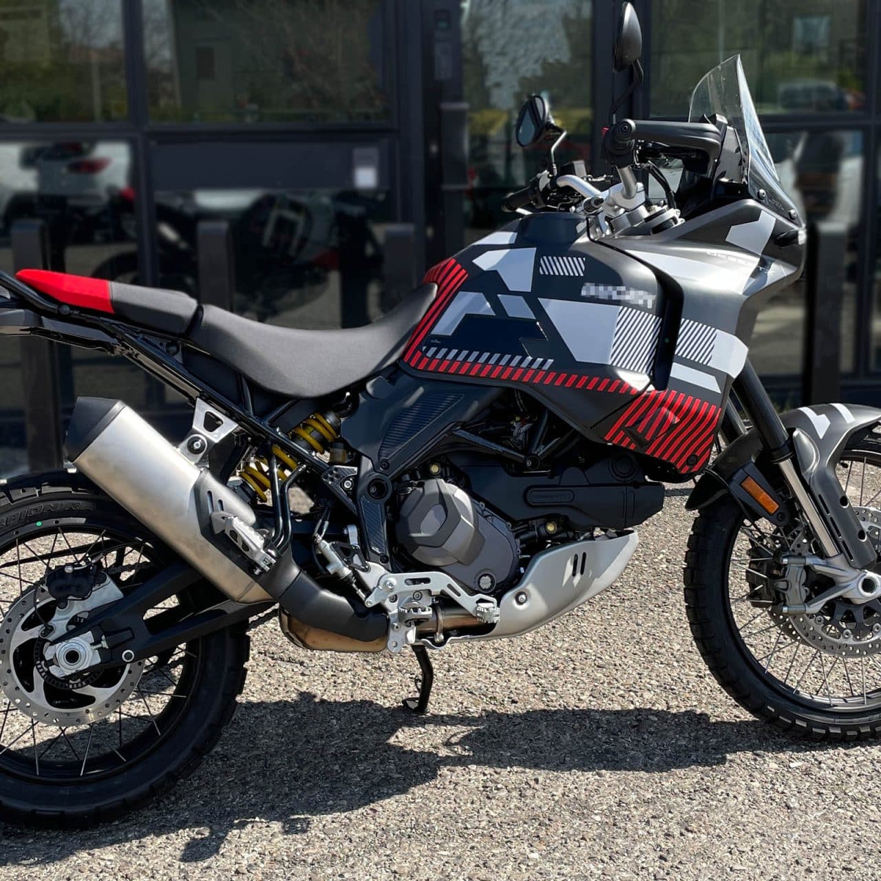 Adesivi 3D compatibili con Ducati DesertX RR22 2023 Laterali Serbatoio - immagine 6