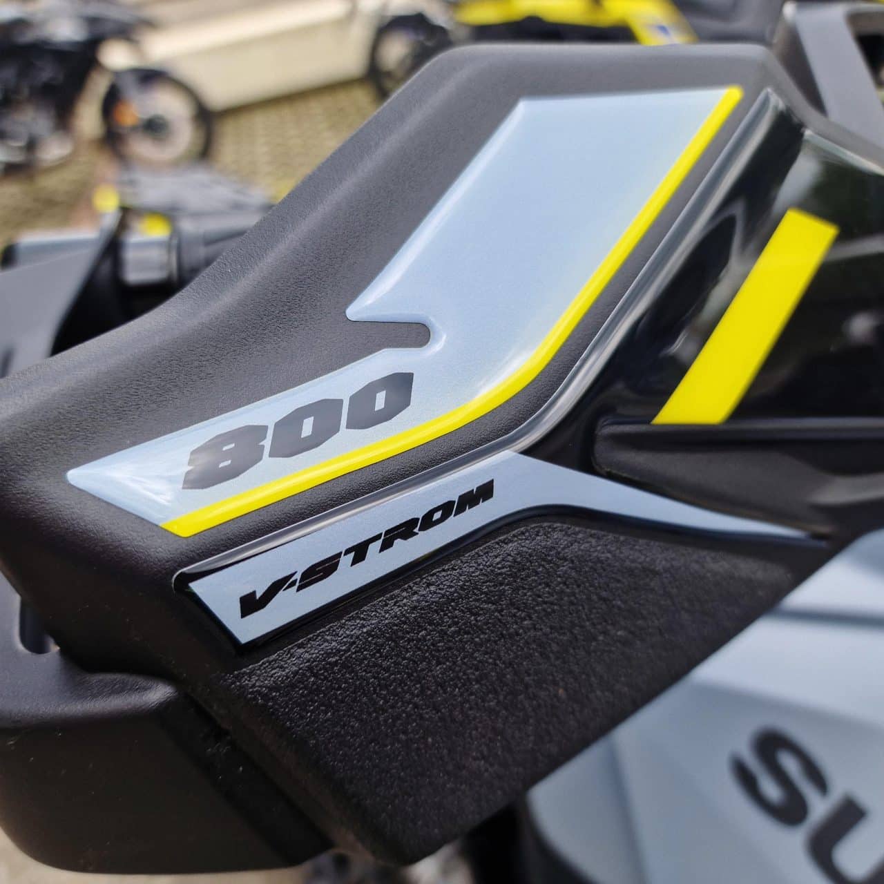 Adhesivos 3D de Moto compatibles con Suzuki V-Strom 800 DE 2023 Paramanos - Imagen 4