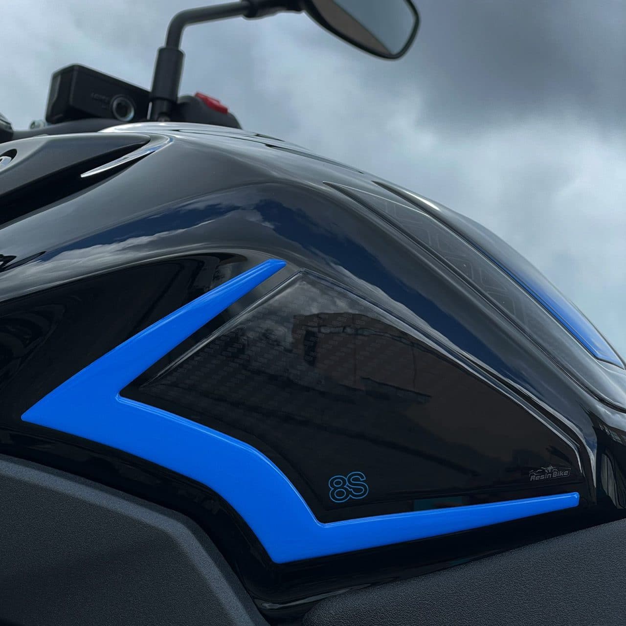 Motorcycle Stickers 3D compatible with Suzuki GSX 8S 2023 Tank Side - Image 4