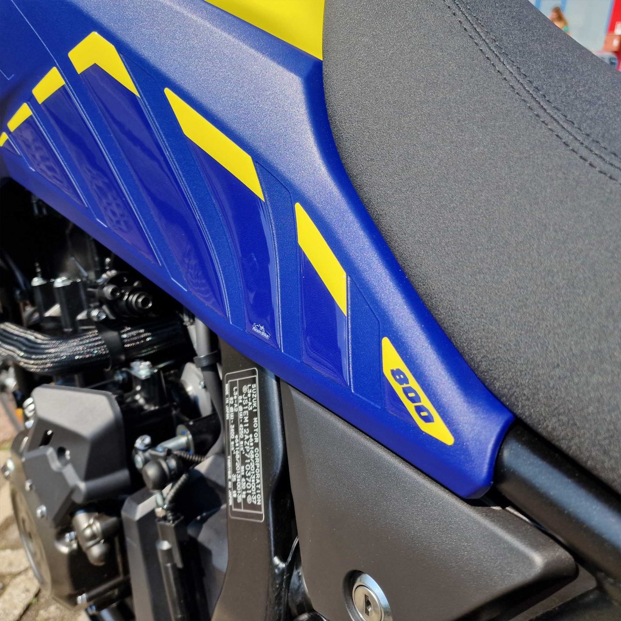 Autocollant 3D compatibles avec Suzuki V-Strom 800 DE 2023 Latérales Jaune – Image 5