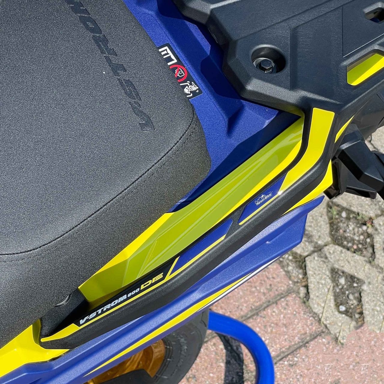 Adhesivos 3D compatibles con Suzuki V-Strom 800 DE 2023 Agarraderas Amarillo