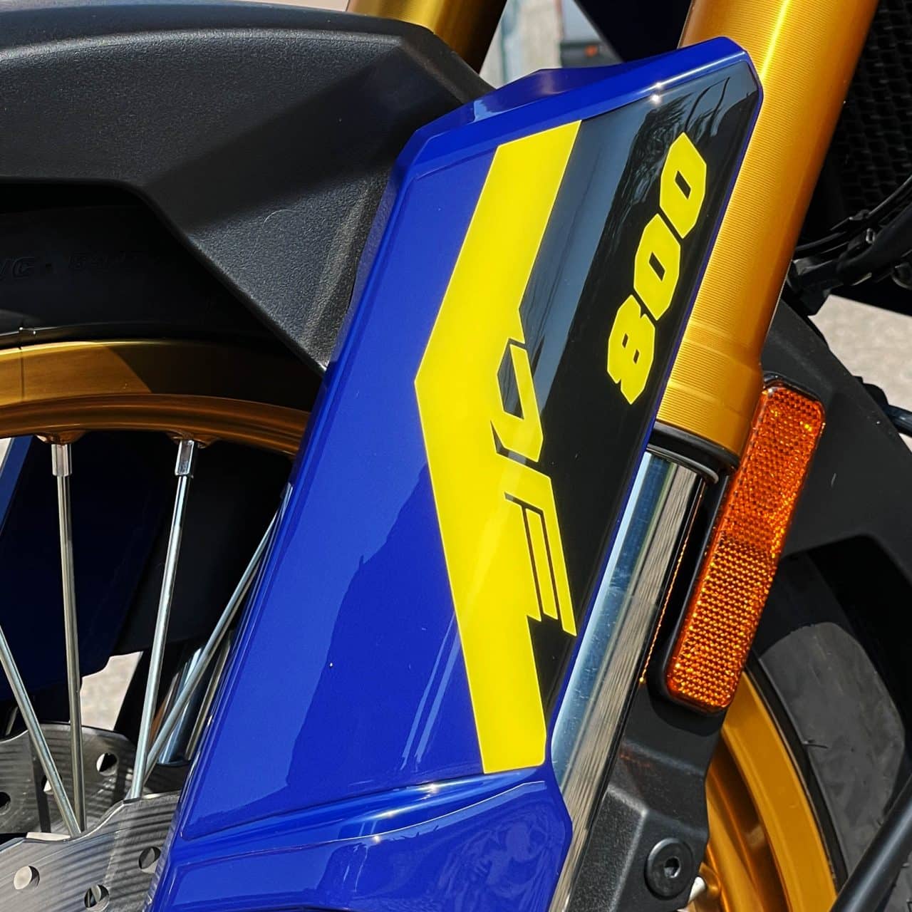 Adhesivos 3D compatibles con Suzuki V-Strom 800 DE 2023 Guardabarros Amarillo - Imagen 5