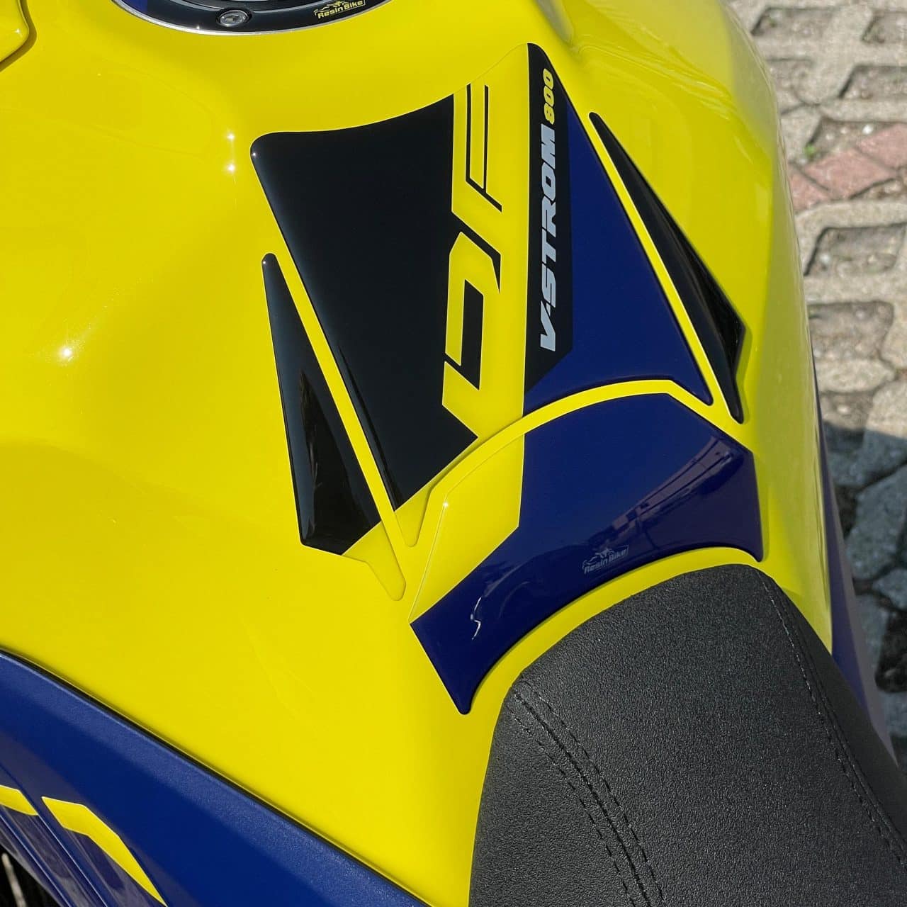 Stickers 3D compatible with Suzuki V-Strom 800 DE 2023 Tank Pad Yellow