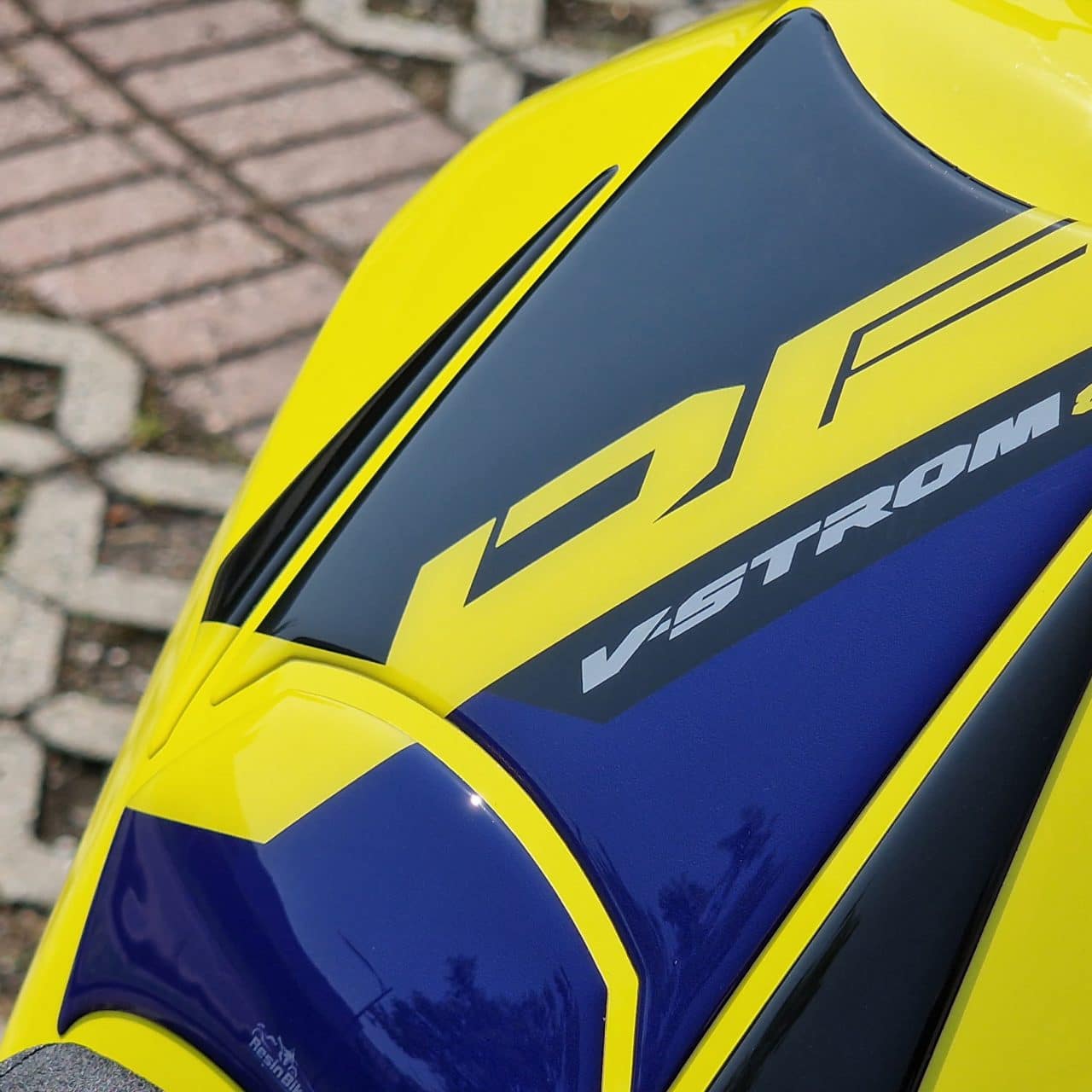 Stickers 3D compatible with Suzuki V-Strom 800 DE 2023 Tank Pad Yellow - Image 5