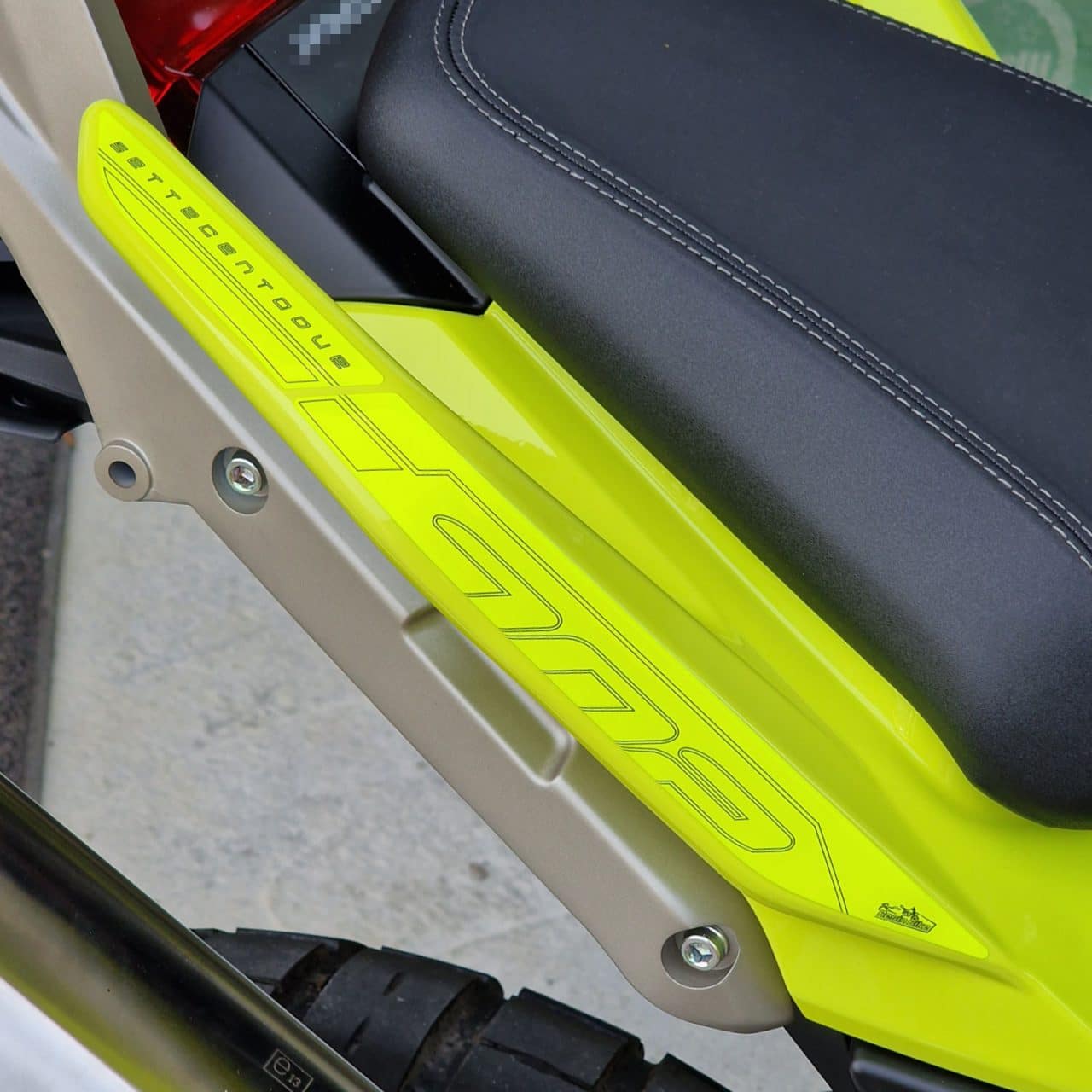 Kit Adesivi 3D compatibili con Benelli TRK 702X 2023 2023 Accessori Giallo Fluo - immagine 3