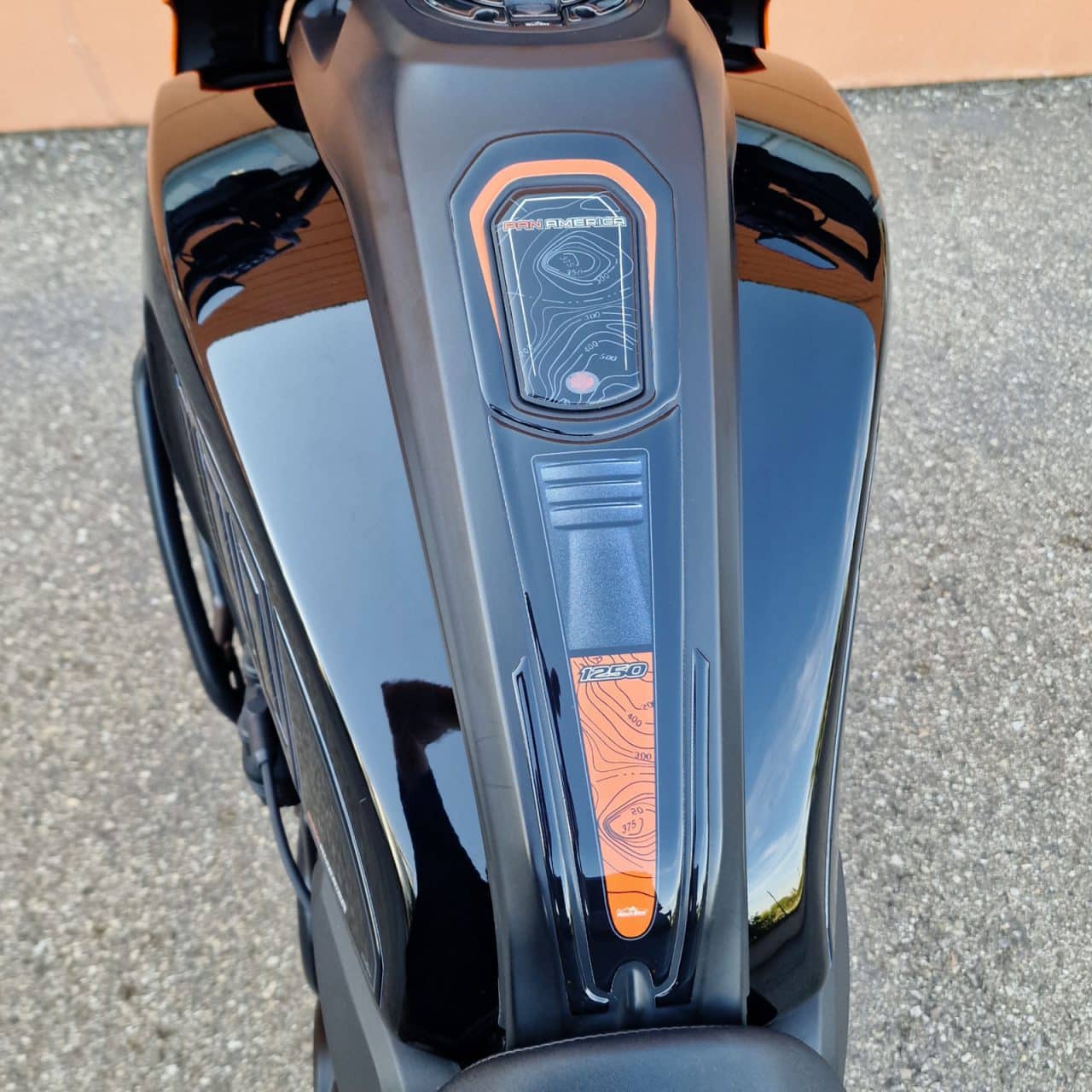 Paraserbatoio Adesivi 3D compatibili con Harley Davidson Pan America Arancione - immagine 6