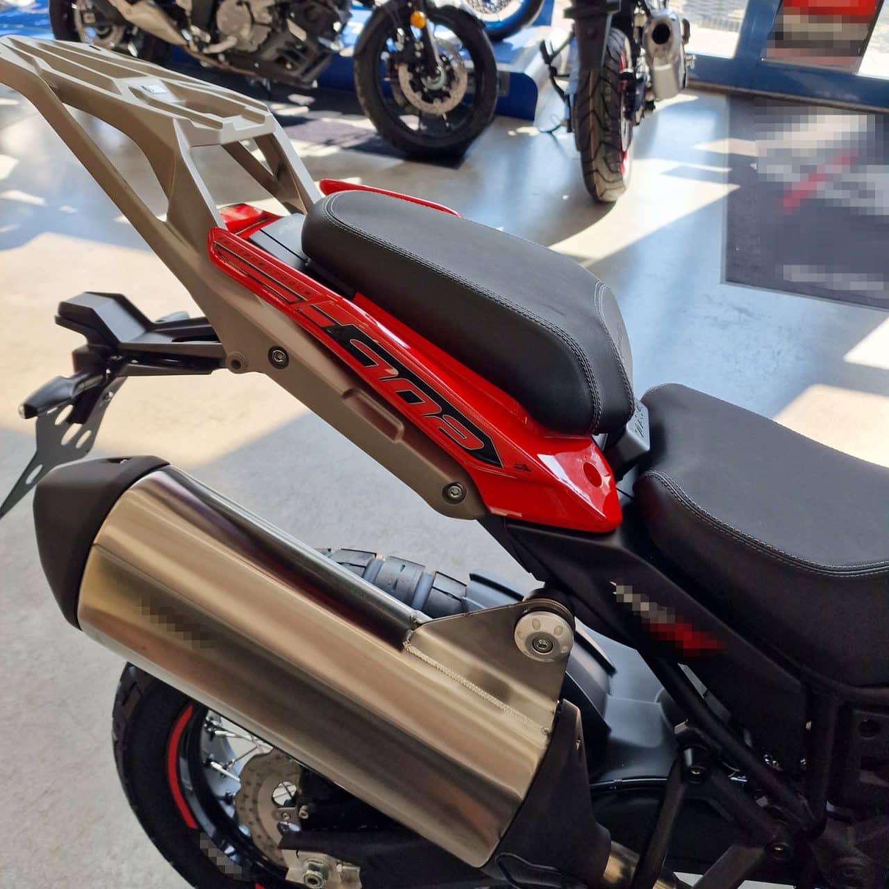 Aufkleber 3D Motorrad Kompatibel mit Benelli TRK 702X 2023 Beifahrergriffe Rot – Bild 6