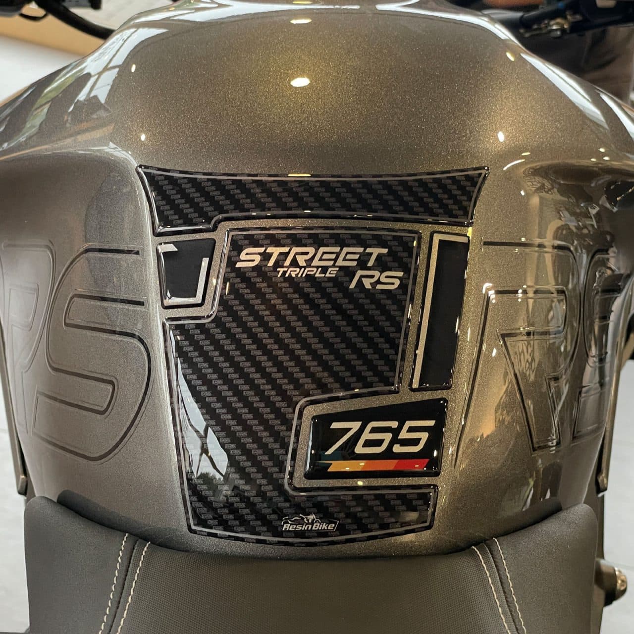 Stickers 3D compatible with Triumph Street Triple 765 RS 2023 Tank Pad