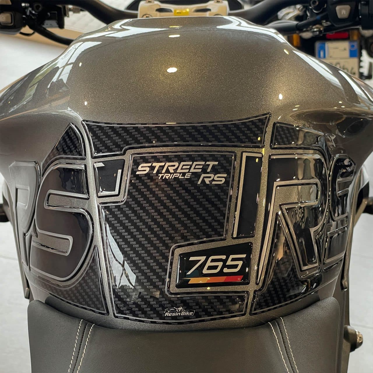 Stickers 3D compatible with Triumph Street Triple 765 RS 2023 Tank Pad - Image 6