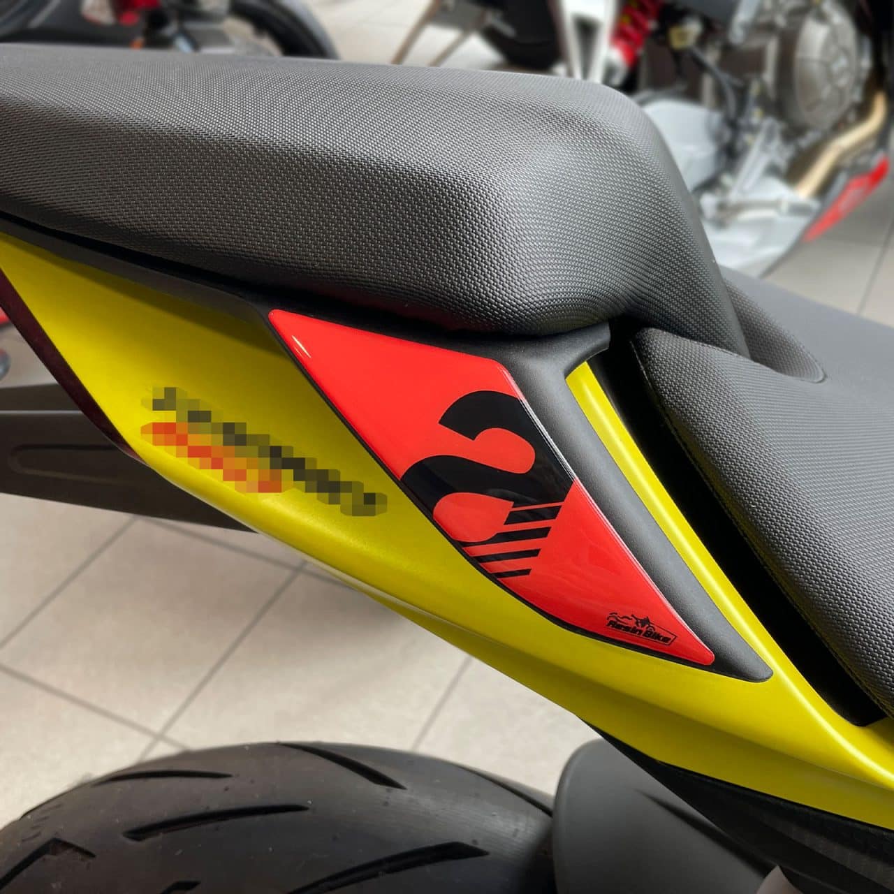 Autocollant 3D compatibles avec Aprilia Tuono-RS 660 2023  Poignées Passager