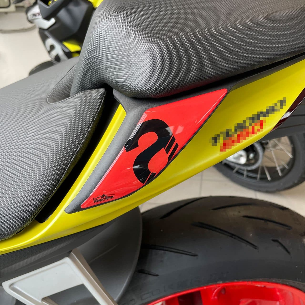 Autocollant 3D compatibles avec Aprilia Tuono-RS 660 2023  Poignées Passager – Image 4