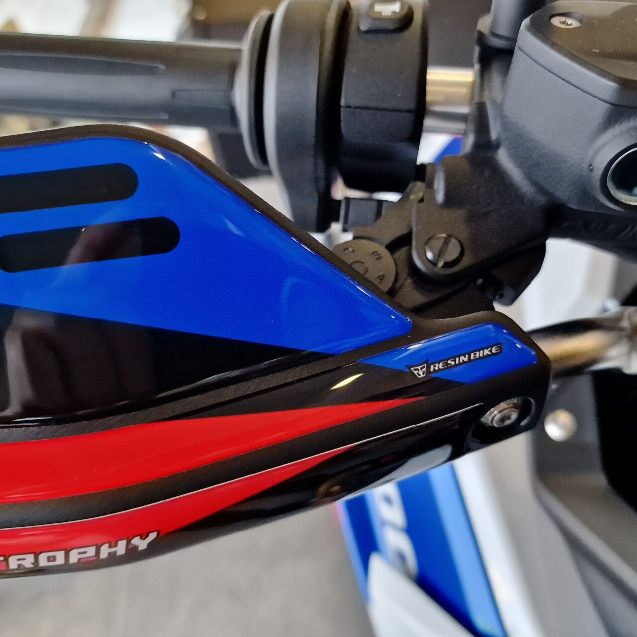 Autocollant Moto 3D compatibles avec BMW F 900 GS Trophy 2024 Protège-Mains – Image 4