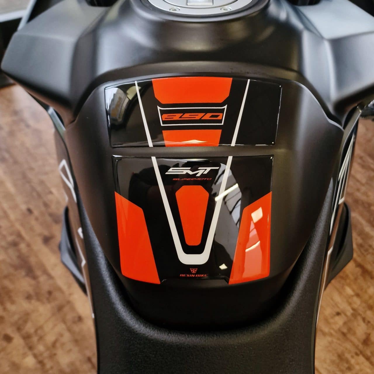 Aufkleber 3D Motorrad Kompatibel mit KTM 890 SMT 2023-2025 Tank-Schutzfolie