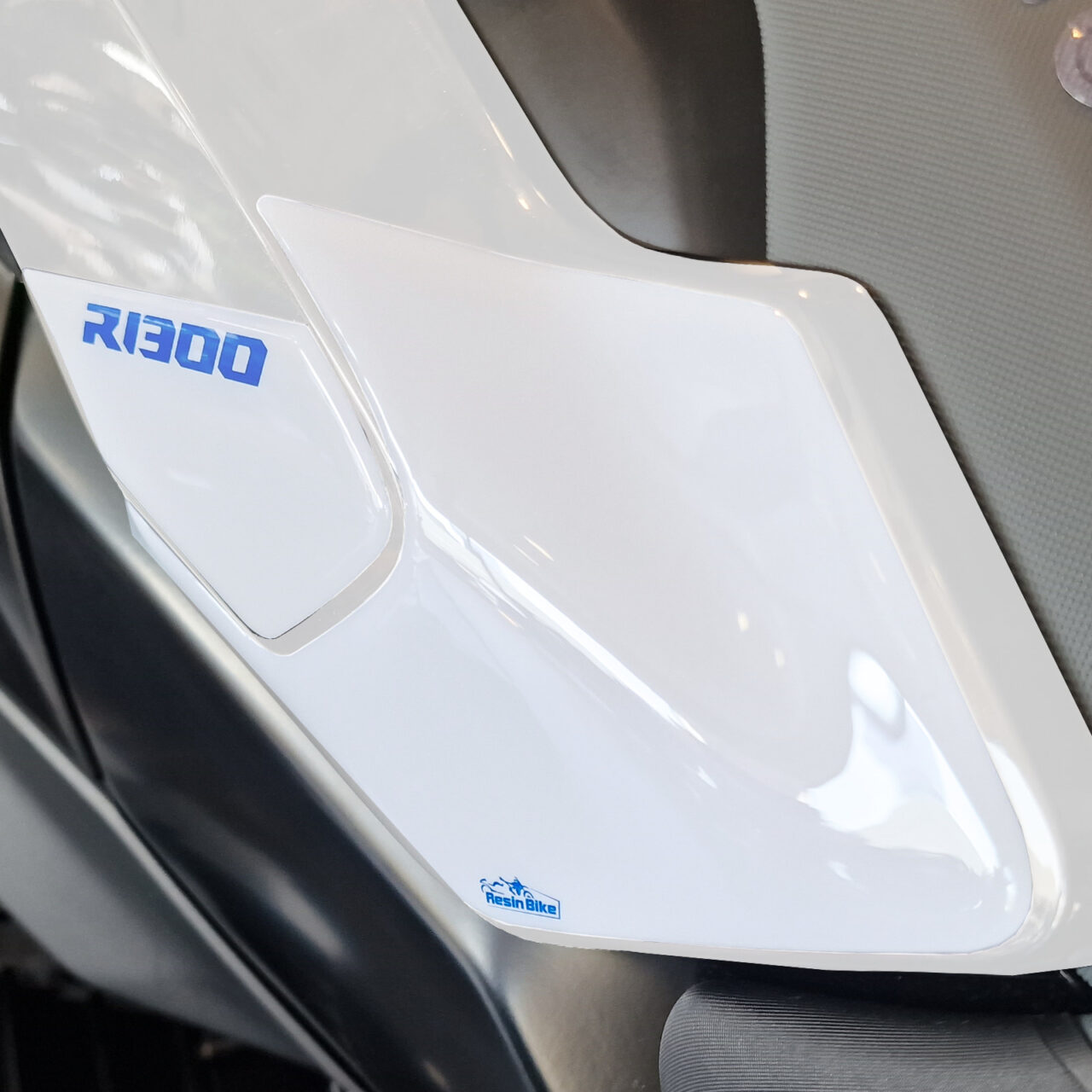 Adesivi 3D compatibili con Bmw R 1300 GS Light White 2025 Laterali Serbatoio - immagine 4