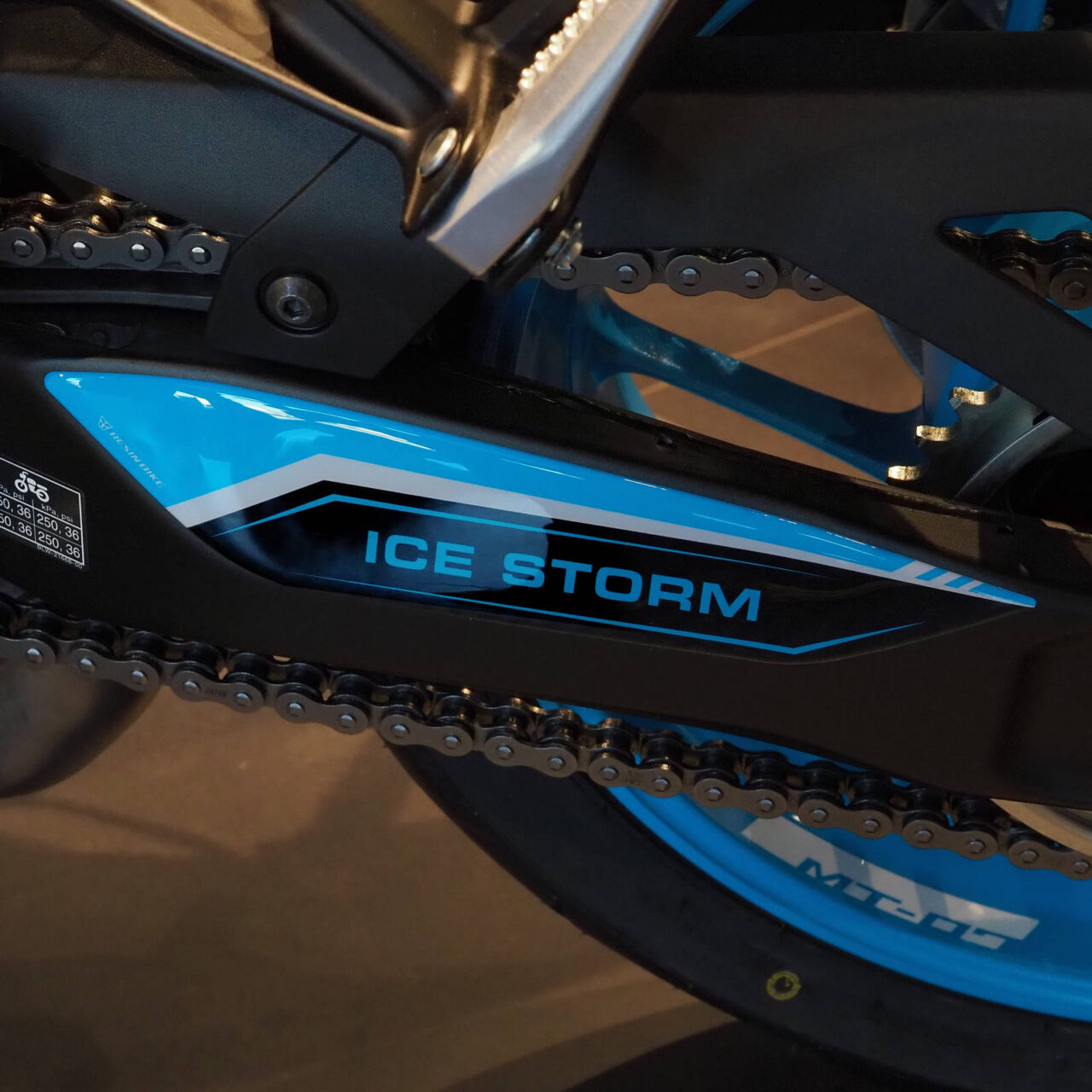 Aufkleber 3D Motorrad Kompatibel mit Yamaha MT 07 2025 Vorderradgabel Ice Storm