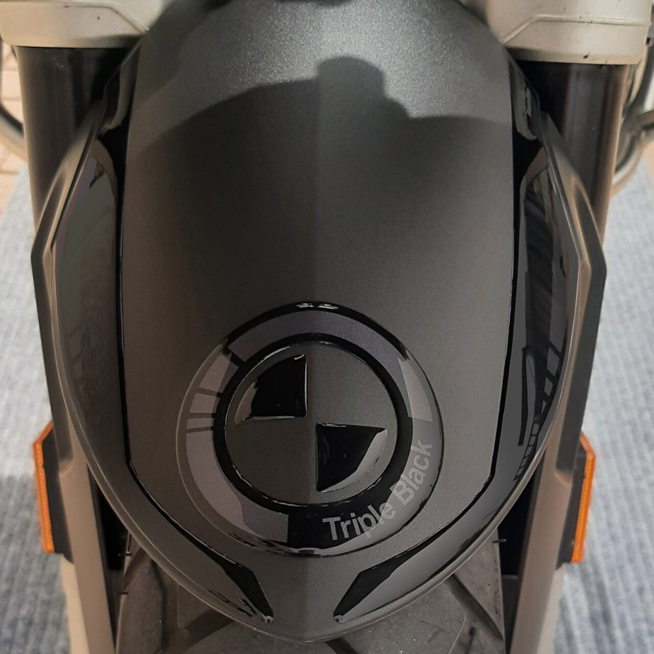 Adesivi 3D compatibili con  BMW R 1250 GS Triple Black 2021-2024 Parafango