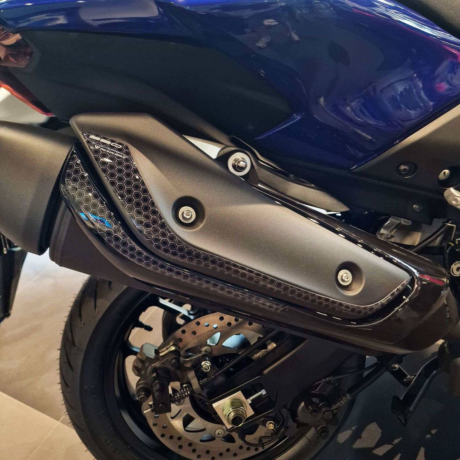 Adhesivos 3D compatibles con Yamaha TMax 560 2025-2026 Escape / Silenciador - Imagen 5