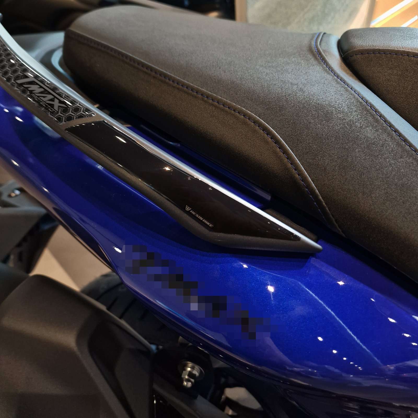 Autocollant Moto 3D compatibles avec Yamaha TMax 560 2025-2026 Poignées Passagers – Image 5