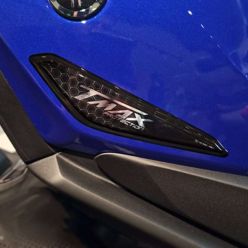 Adhesivos 3D compatibles con Yamaha TMax 560 2025-2026 Protectores Laterales de Bordes